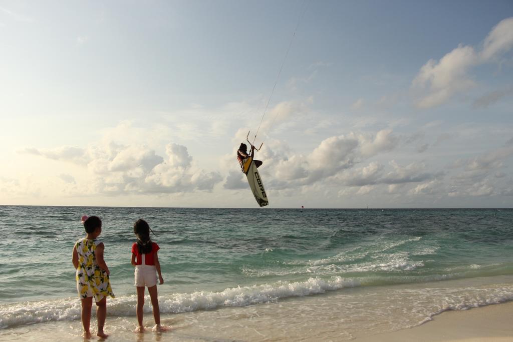 Hotel Water Breeze Maafushi Esterno foto