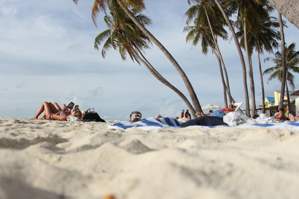 Hotel Water Breeze Maafushi Esterno foto