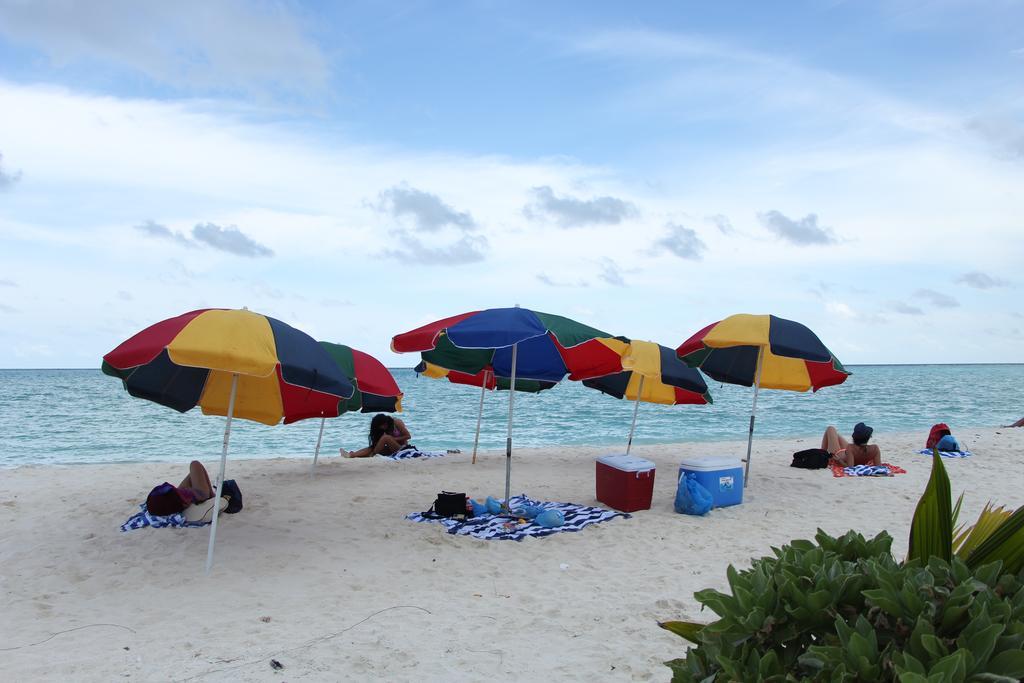 Hotel Water Breeze Maafushi Esterno foto